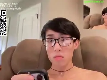 Chaturbate Live Sex Cam of hottiewithabody101