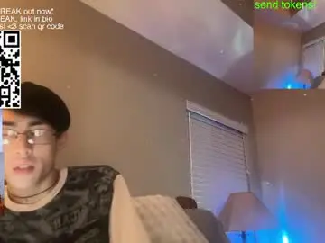 Chaturbate Live Sex Cam of hottiewithabody101