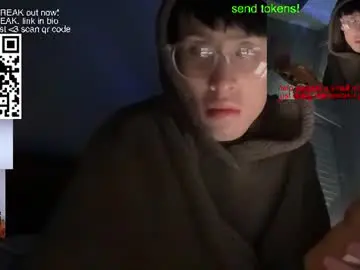 Chaturbate Live Sex Cam of hottiewithabody101