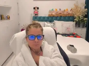 Chaturbate Best live sex cam show of prettyblackeyes