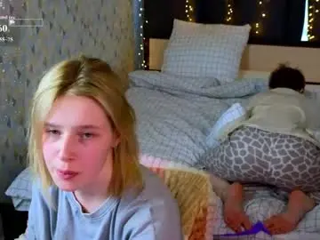 Chaturbate Live Sex Cam of babees_eva