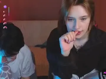 Chaturbate Live Sex Cam of babees_eva