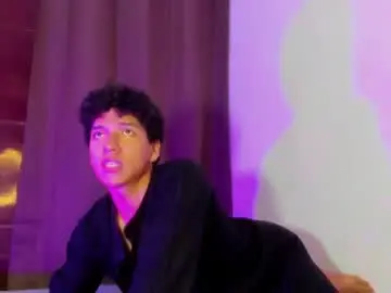 Chaturbate Sex Chat of maximiliano_kh4lil