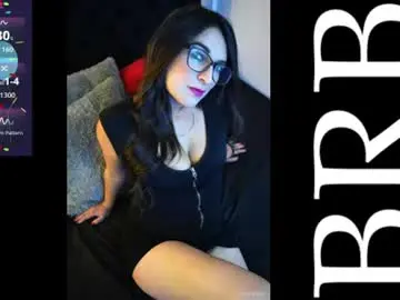 Chaturbate Nude Webcam of mia_miller17