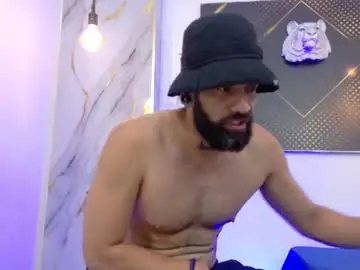 Chaturbate Sex Cam of theronnyone