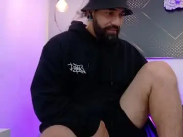 Chaturbate Watch Live Sex Cams of theronnyone