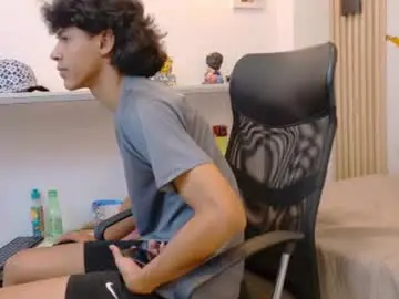 Chaturbate Adult Webcams of zayn_fox32