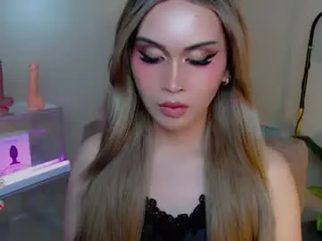 Chaturbate Live Sex Cam of cloudia_babe