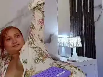 Chaturbate Live Sex Cam of honeyhiips