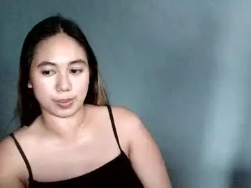 Chaturbate Live Sex Cam of queenamber223