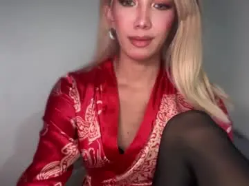 Chaturbate Live Sex Cam of azalea_cum69