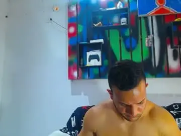Chaturbate Adult Video Chat of hugo_19cm