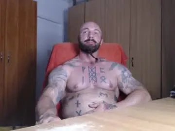 Chaturbate Live Sex Cam of strongivan