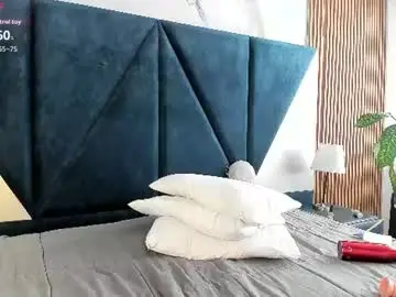 Chaturbate Live Sex Cam of oliviacollinns