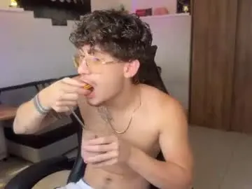 Chaturbate Watch Live Sex Cams of kisan_smith