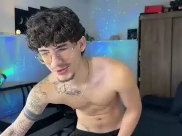 Chaturbate Live Sex Cam of kisan_smith