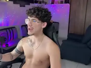 Chaturbate Live Sex Cam of kisan_smith