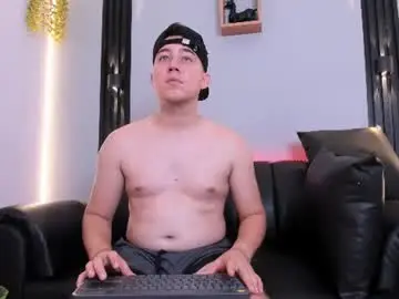 Chaturbate Live Porn of lucian_cross