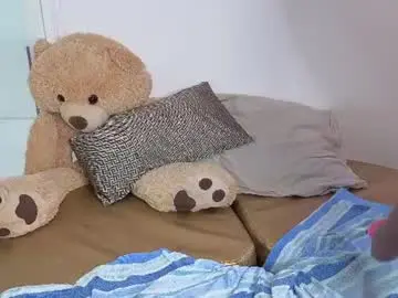 Chaturbate Live Sex Cam of siswet19