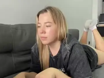 Chaturbate Live Sex Cam of alyrasun