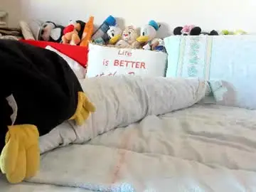 Chaturbate Free Porn Cam of lovelywoman23