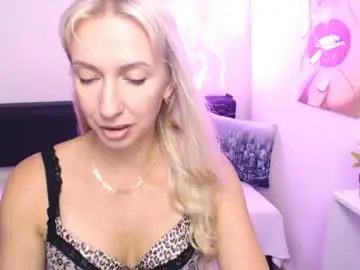 Chaturbate Live Porn of cute_smile_shy