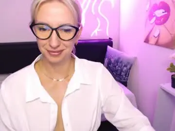 Chaturbate Live Porn of cute_smile_shy