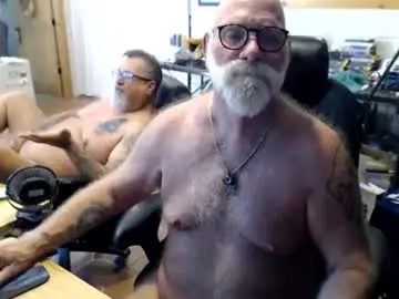 Chaturbate Live Sex Cam of daddybearaz