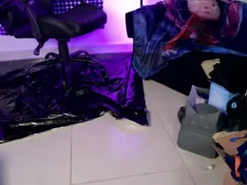 Chaturbate Live Sex Cam of ravenwitch_