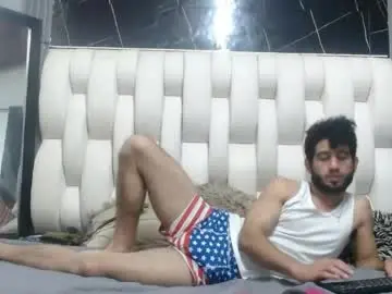 Chaturbate Free Porn Cam of aaron_jones_1