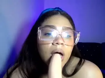 Chaturbate Free Live Porn of isamoon99