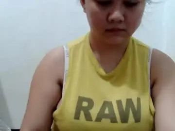 Chaturbate Live Sex Cam of yummy_tits23xx