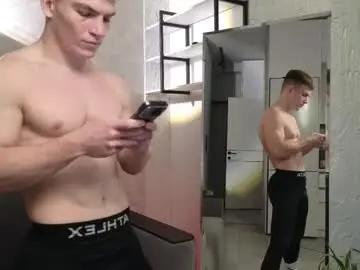 Chaturbate Best live sex cam show of elliot_muscle04
