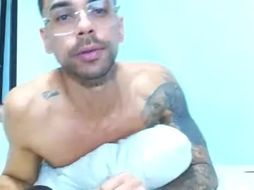 Chaturbate Best live sex cam show of allanbarreto