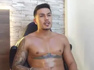 Chaturbate Best live sex cam show of aaron_bolt