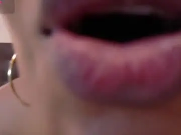 Chaturbate Watch Live Sex Cams of naiaramasson_