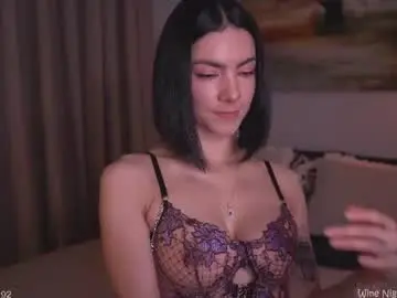 Chaturbate Free Live Porn of hollylinder_