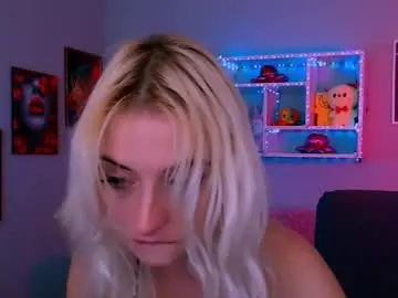 Chaturbate Free Porn Cam of evelynlovelyy