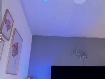 Chaturbate Live Porn of isaxcurves