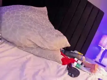 Chaturbate Free Porn Cam of isaxcurves