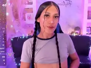 Chaturbate Live Sex Cam of camila_harperr