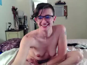Chaturbate Live Sex of honeysuckle_dyke