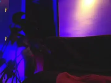 Chaturbate Live Sex Cam of shellsy_hans