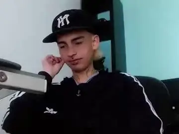 Chaturbate Best live sex cam show of ttimy_x_boy