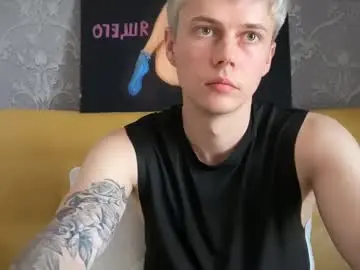 Chaturbate Live Sex Cam of danny_love01