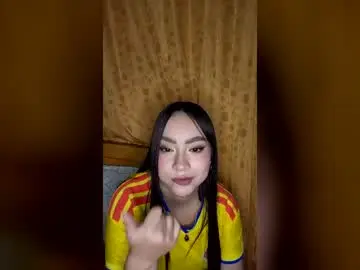 Chaturbate Live Sex Cam of lyavalmont