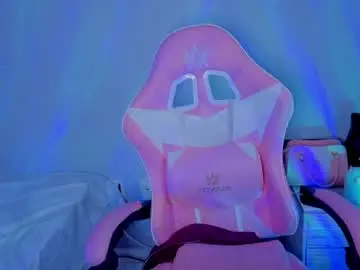 Chaturbate Live Sex Cam of lyavalmont