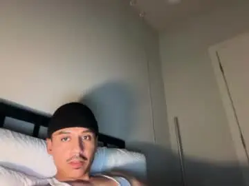 Chaturbate Free Live Porn of xmomentumx