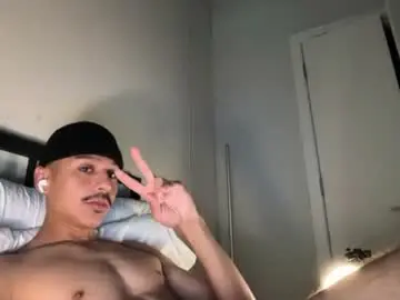 Chaturbate Best live sex cam show of xmomentumx
