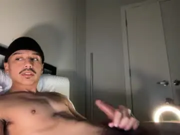 Chaturbate Live Sex Cam of xmomentumx